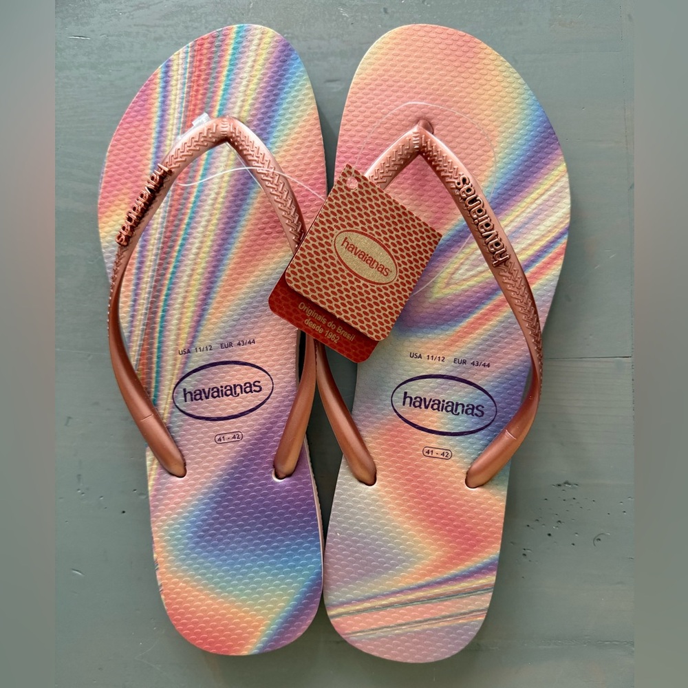 Womens flip flops NWT
